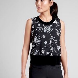Athleta Wildflower Zephyr Floral Black White Top Sz XS